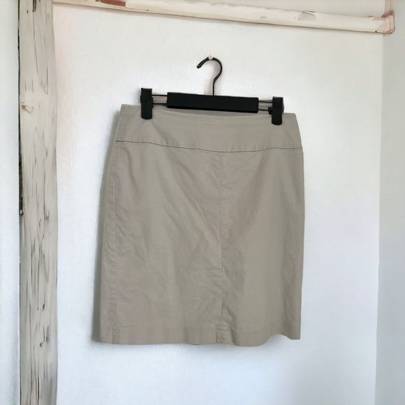 EUC Ladies Banana Republic Khaki Pencil Mini Skirt Size 4 - Picture 1 of 9